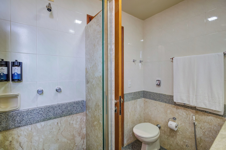 Bathroom 5, Slaviero Londrina Flat, Londrina