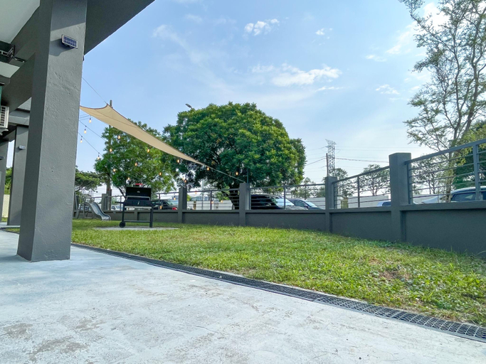 Garden 5, Corner House Puchong 18 pax BBQ Kid Friendly, Puchong