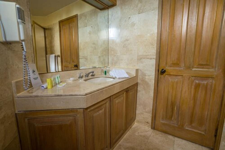 Bathroom 4, Jose Antonio Executive, Lima