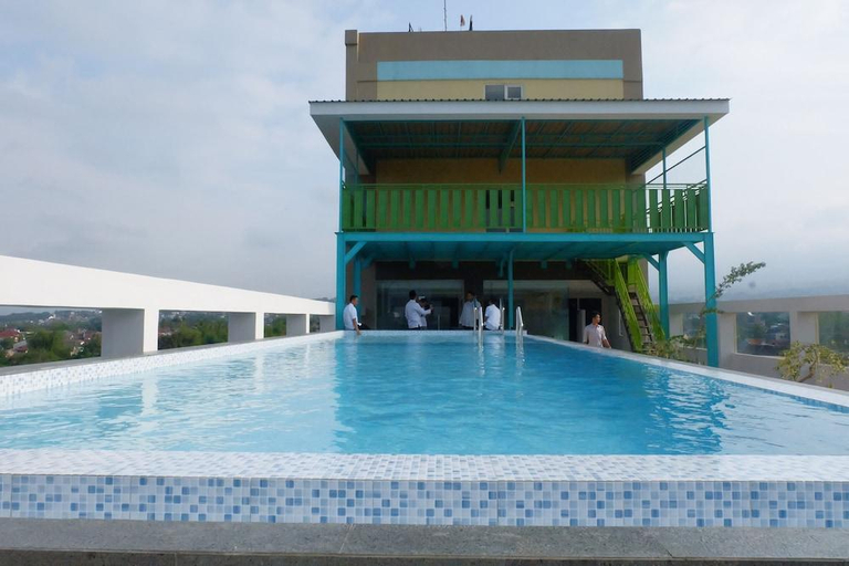 Sport & Beauty 2, Syariah Radho Hotel Sengkaling, Malang