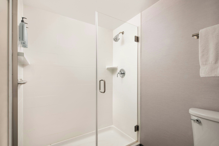Bathroom 3, Courtyard by Marriott Cleveland Beachwood, Cuyahoga