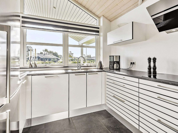 Others 4, 5 Star Holiday Home in Hadsund, Mariagerfjord