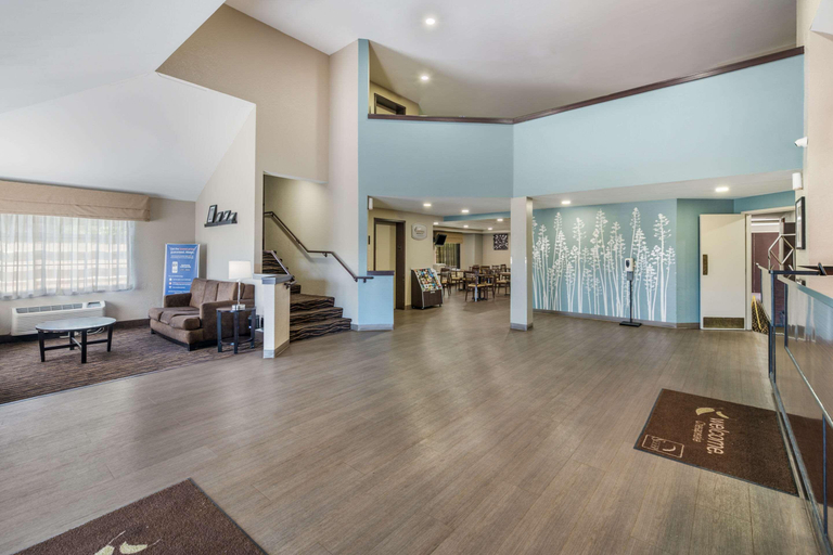 Public Area 2, Sleep Inn & Suites Chesapeake - Portsmouth, Chesapeake