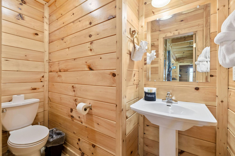 Bathroom 2, Amazing Views Hot Tub Game Room Pool, Sevier