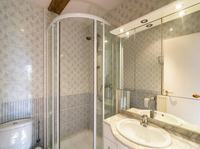 Bathroom 3, Peaceful Fontenelle Farmhouse, Namur