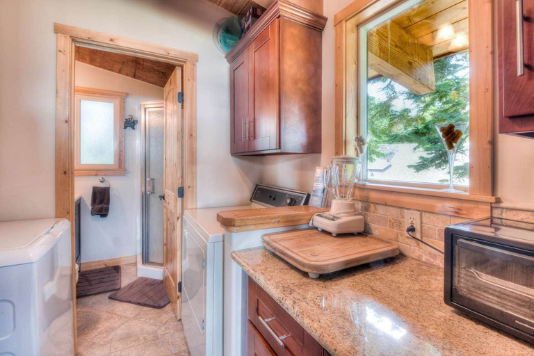 Others 4, Chamberland Getaway Lake Views w/ Deck!, Placer