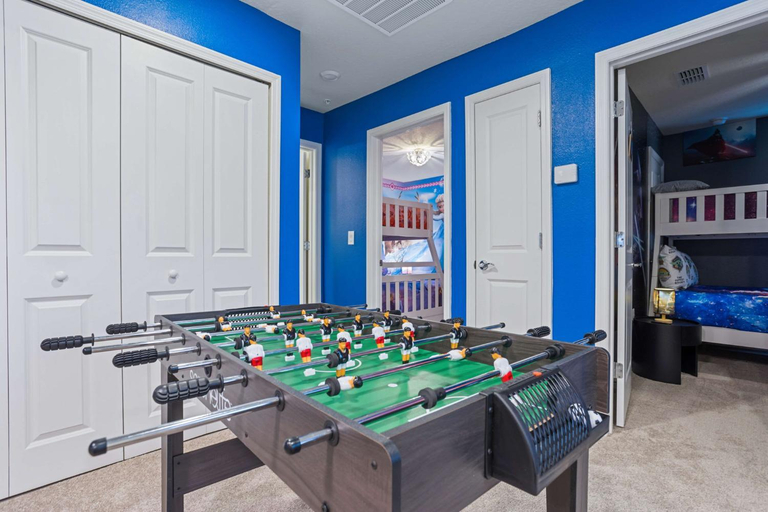 5, Brand New 5 bed Villa in Windsor Cay, Lake