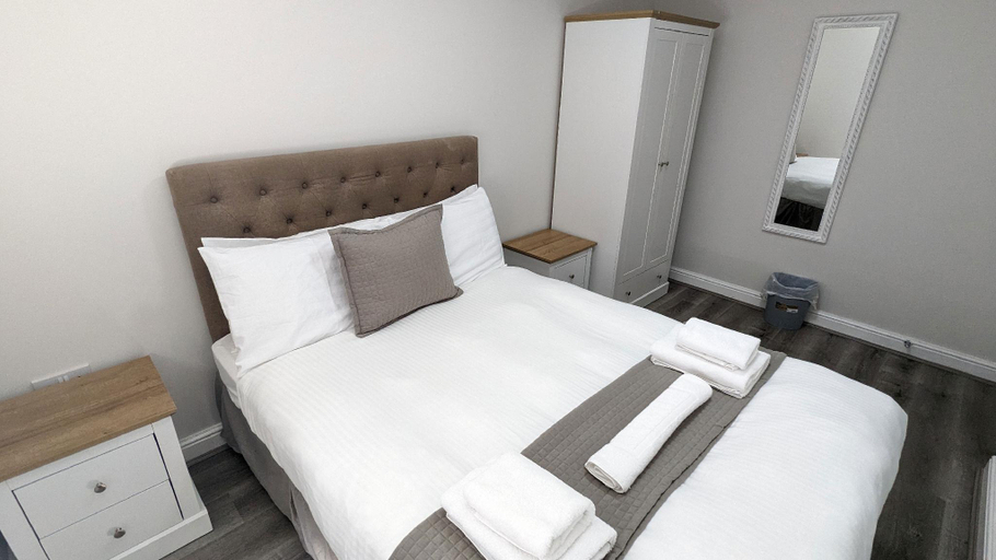 Bedroom 3, Cocoon @ International Inn, Sefton