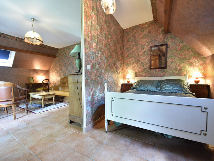 Others 5, Charming holiday home with pool and pond, Indre