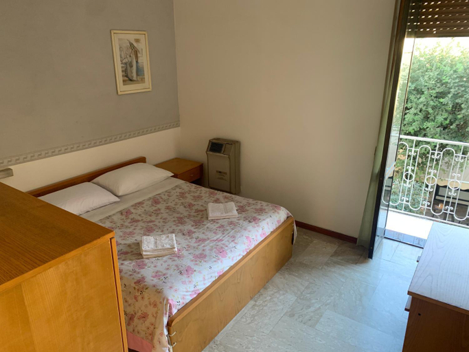 Others 2, Hotel Apollo, Napoli