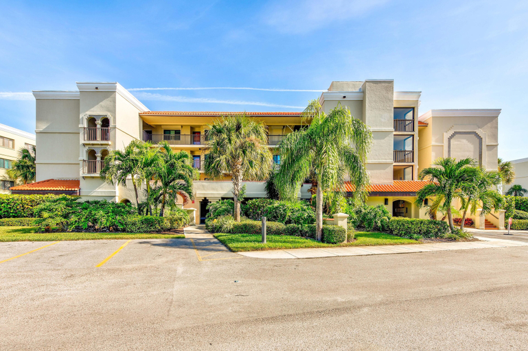 Exterior & Views 2, Land's End 9-304 Beach Front - Premier, Pinellas
