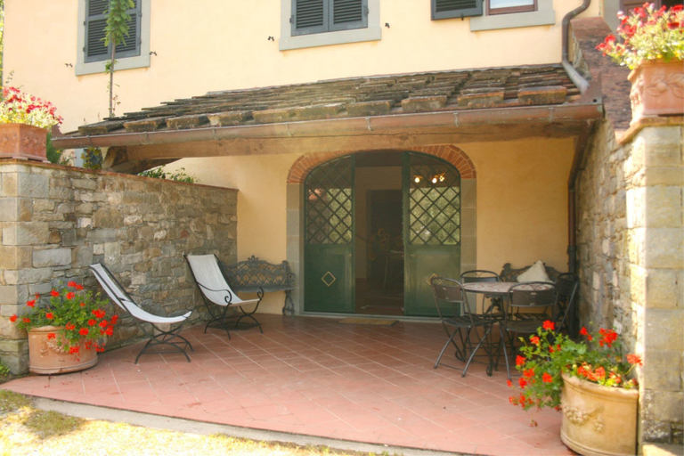 Terrace/patio 3, Private Villa with AC, private pool, WIFI, TV, terrace, pets allowed, parking, close to Arezzo, Arezzo