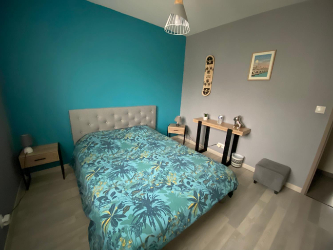Bedroom 2, CHAMBRE D HOTE CHEZ Nath, Gironde
