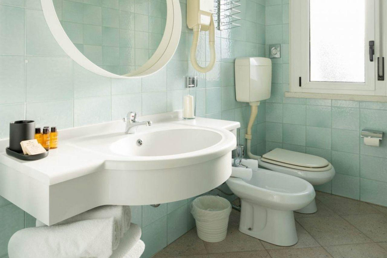 Bathroom 4, Hotel Adriatica, Rimini
