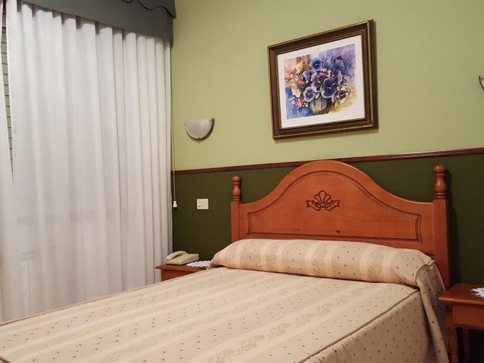Bedroom 2, Hotel La Costera, Pontevedra