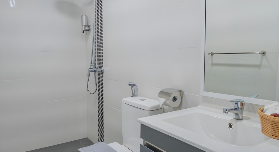 Bathroom 3, Flypod Hotel, Kota Kinabalu