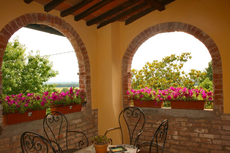 Terrace/patio 2, Stunning private villa for 6 guests with private pool, TV, pets allowed and parking, Arezzo