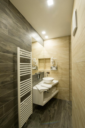Bathroom 4, Hotel La Torretta, Trento