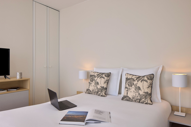 Bedroom 4, Quality Aparthotel Bordeaux Saint-Jean, Gironde