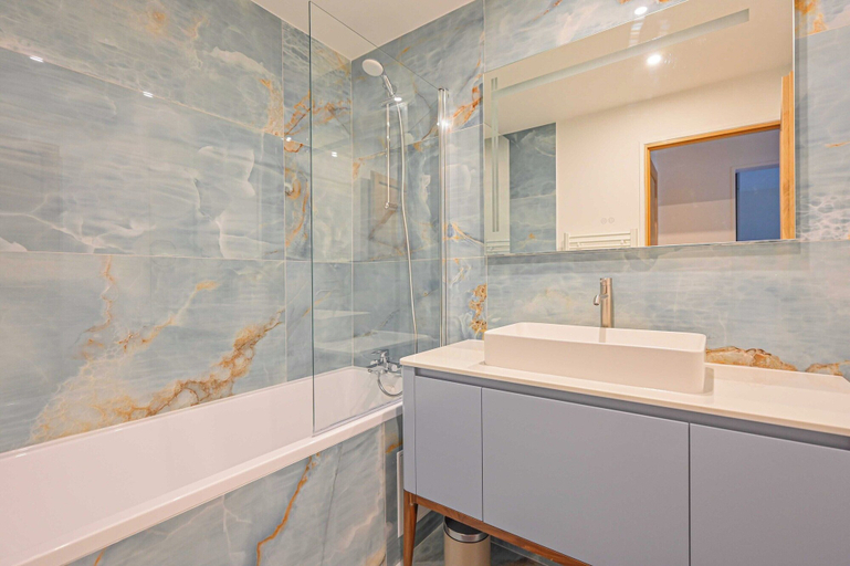 Bathroom 2, Magnificent Apartment- 2br-4p- Bagnolet, Seine-Saint-Denis