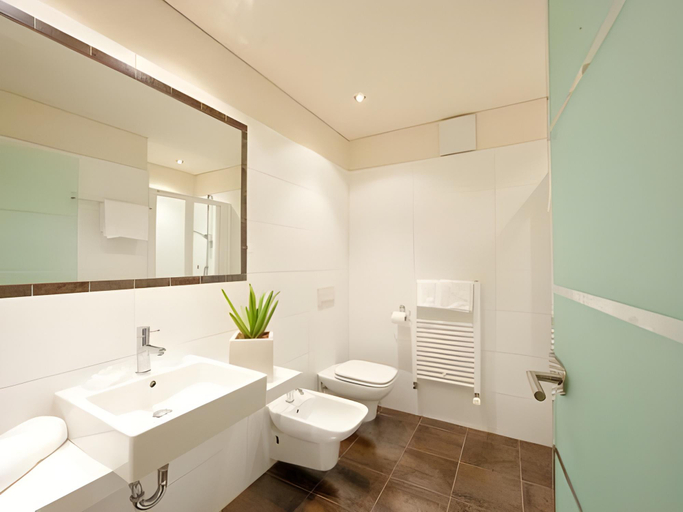 Bathroom 3, Astor Hotel, Bolzano