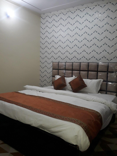 Bedroom 2, De Costa Palace, Varanasi