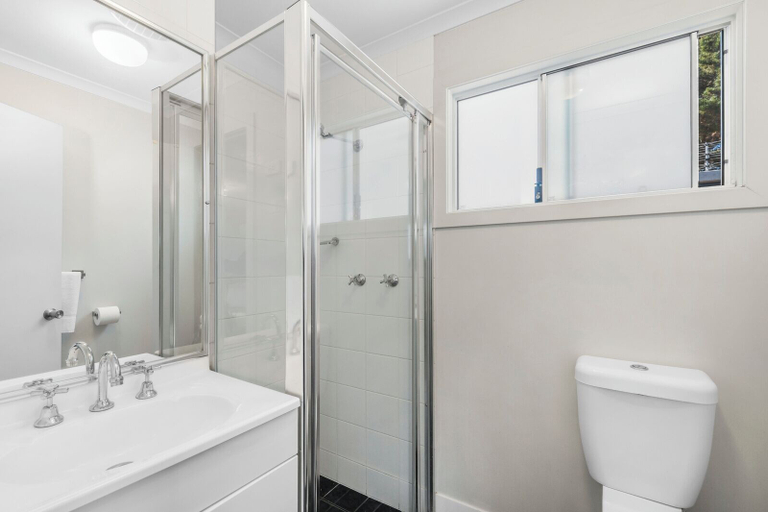 Bathroom 4, Ingenia Holidays Tomakin, Eurobodalla