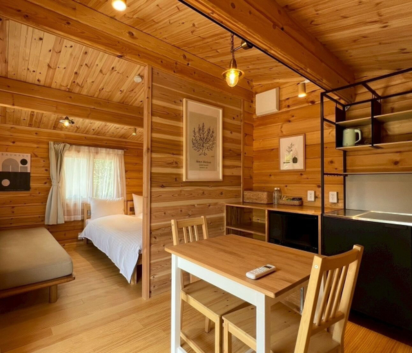 Room 5, Naoshima Cottage, Naoshima