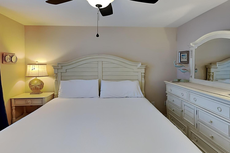 Bedroom 3, Three C's 202, Baldwin