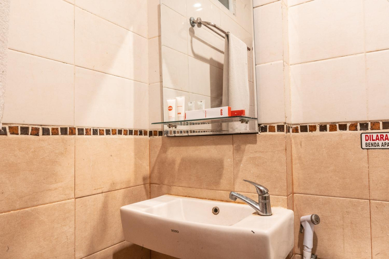 Bathroom 10