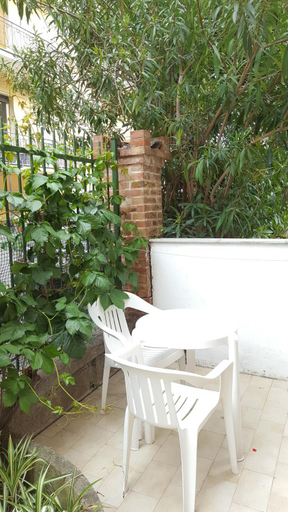 Others 5, Hotel Al Sogno, Savona