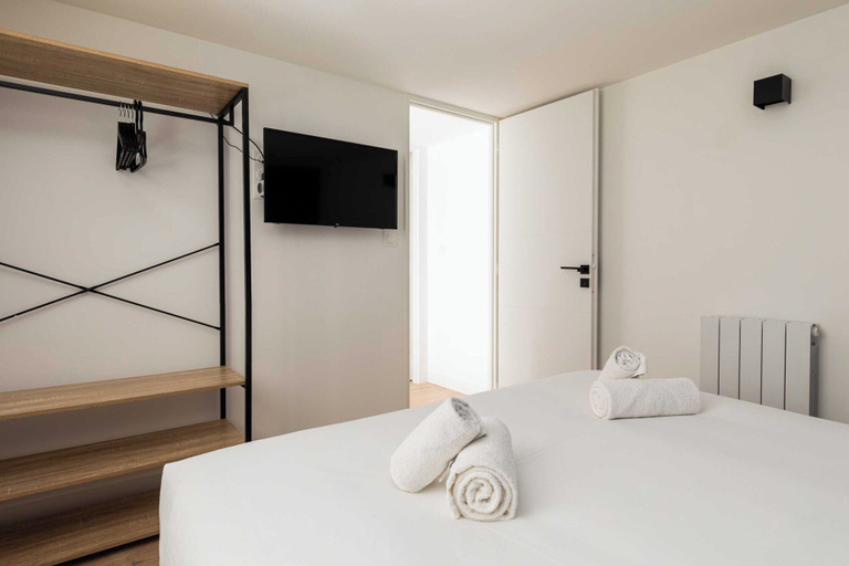 Room 3, Dify Mazenod - Prefecture, Rhône