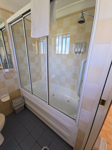 Bathroom 3, Tumut Valley Motel, Tumut