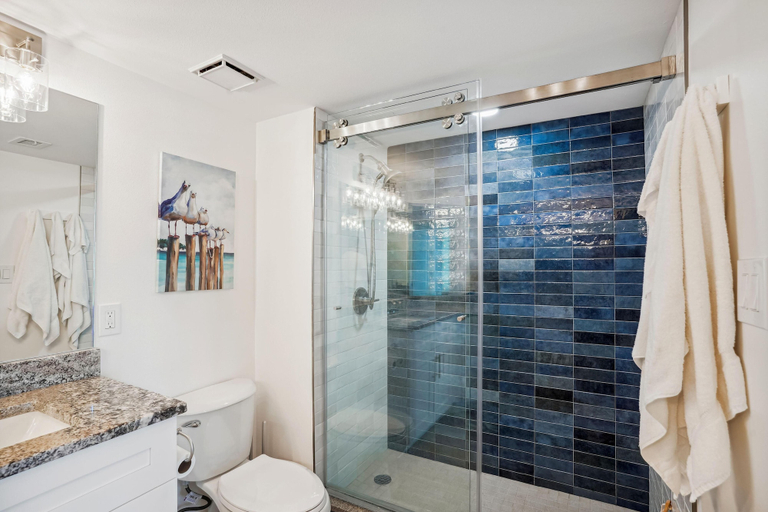 Bathroom 5, Land's End 7-402 Beach Front - Premier, Pinellas