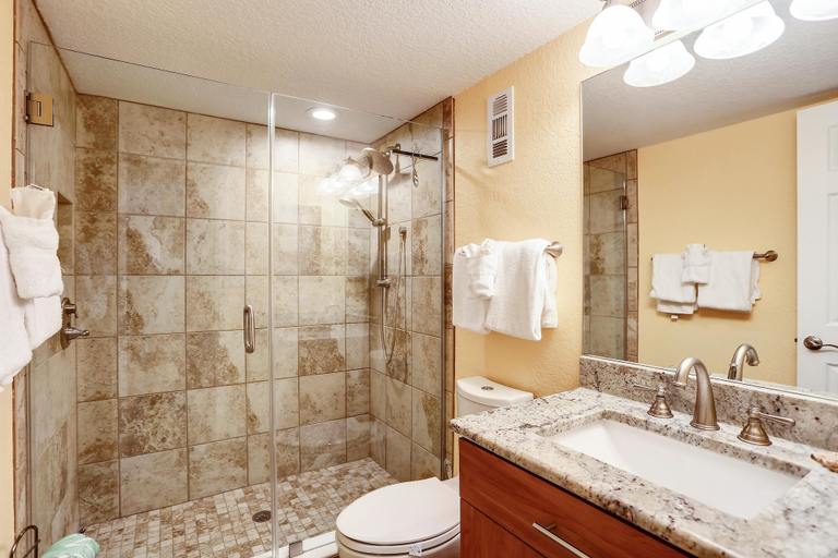 Bathroom 4, Land's End 6-303 Beach Front - Premier, Pinellas