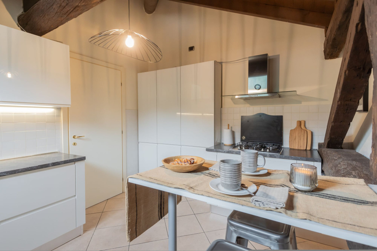Room 5, Plinio 10 in Como With 2 Bedrooms and 2 Bathrooms, Como
