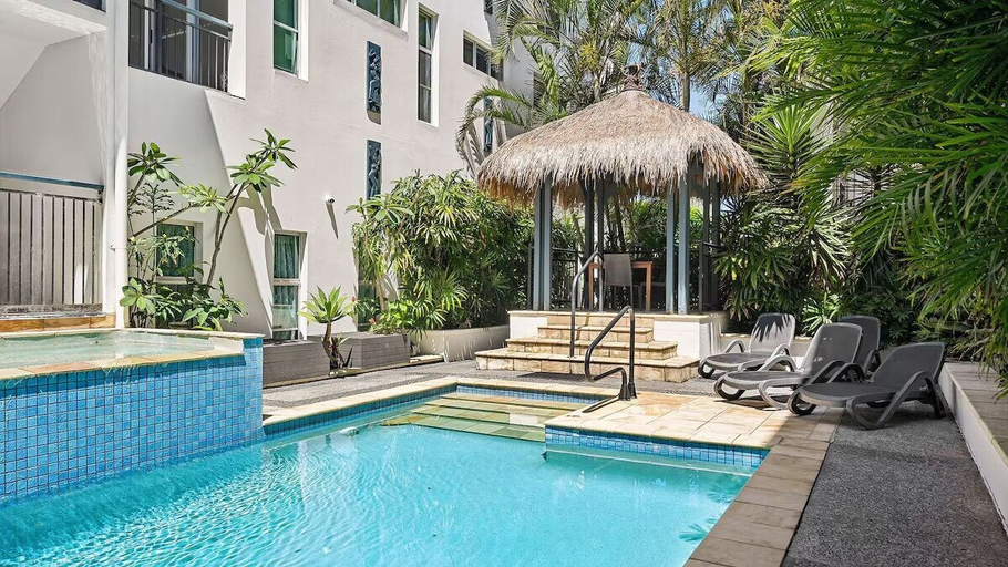 Pool 5, Luxe Oceanfront Haven with a Rooftop Spa, Tweed Heads