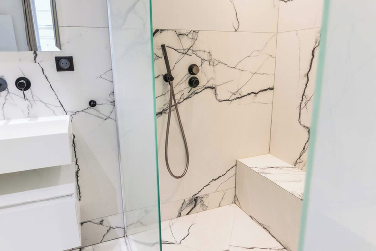 Bathroom 5, Superb AC Apartment Center of Paris, Paris