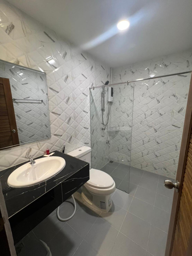 Bathroom 4, Pattaya Inn hotel, Pattaya