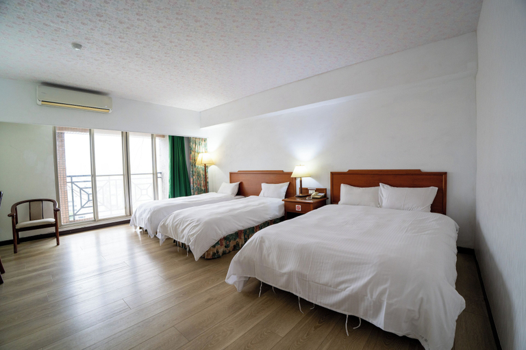Bedroom 2, Glory hotel, Yilan