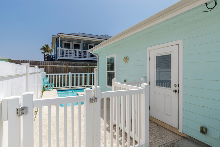 Others 3, Comfy 2 bedroom | Pets & Shared Pool, Nueces