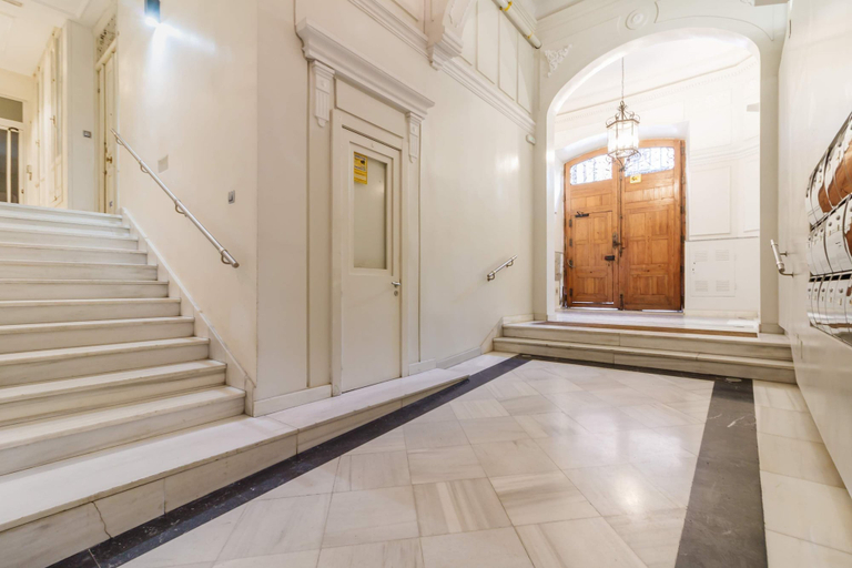 Room 3, w Remarkable 1BR With Lovely Decor in Justicia, Madrid