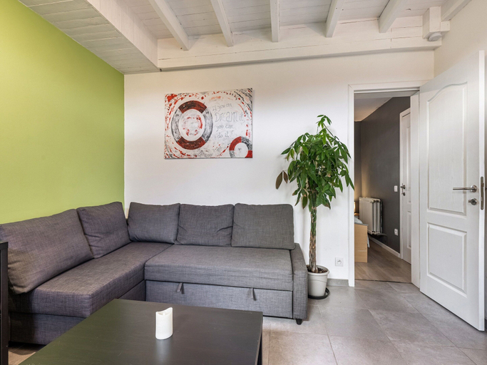 Others 4, Tasteful Holiday Home in Loppem with Hot Tub, West-Vlaanderen