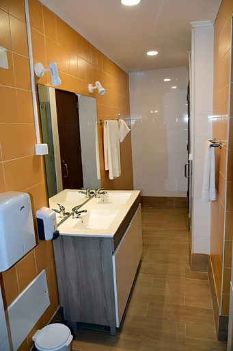 Bathroom 5, Hotel Apartamento Paraiso De Albufeira, Albufeira