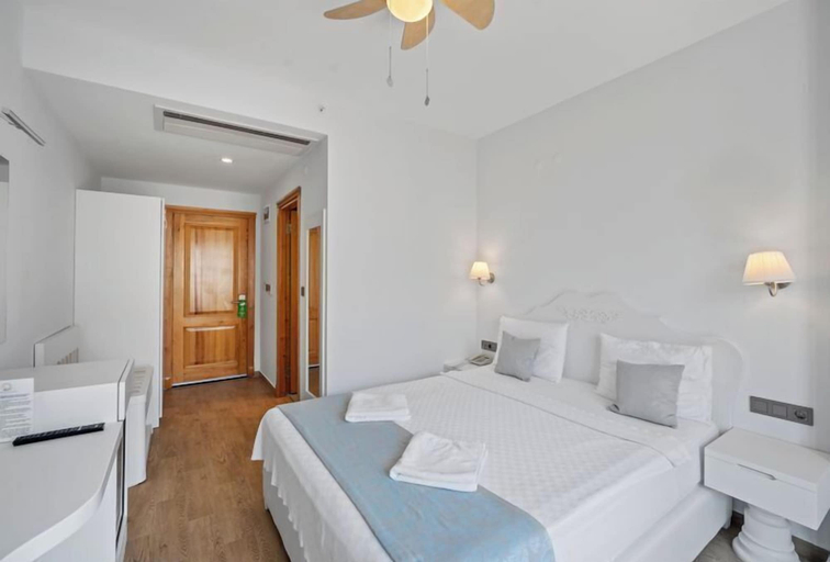 Bedroom 2, Kumluk Otel, Datça