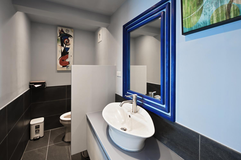 Bathroom 2, Windsor's Sunlight Han-Guan (Kids 12 and under not allowed), New Taipei City