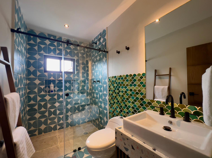 Bathroom 3, Estacion Alameda Downtown, Nogales