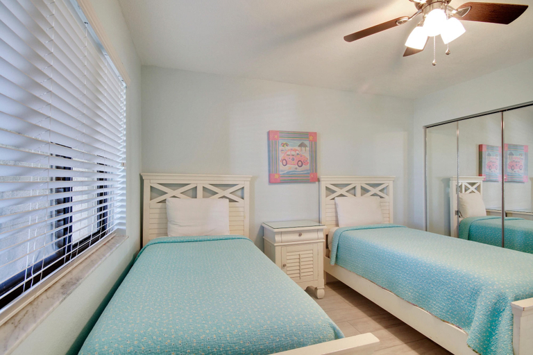Bedroom 3, Land's End 7-305 Beach Front, Pinellas