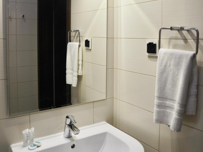 Bathroom 3, Hotel Bialy Dwor, Włodawa