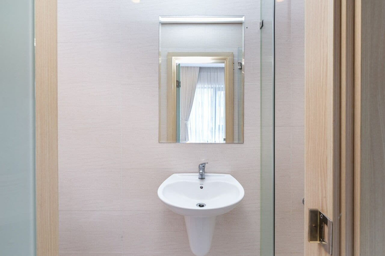 Bathroom 4, Cubicity Hidden House, District 1